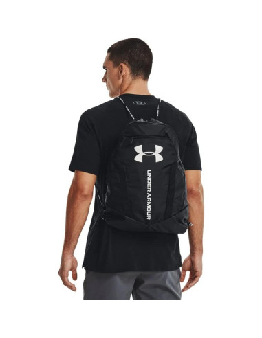 Mochila Under Armour Unisex 25L Negra y Plata