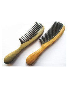 Peine de Cuerno de Búfalo Myhsmooth con Mango de Sándalo