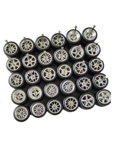 Juego de Ruedas Cromadas para Autos 1:64 Yallishop - 10 Piezas