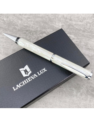 Bolígrafo de lujo LACHIEVA LUX de madreperla blanca con recarga P900M