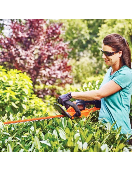 Cortadora de Setos Inalámbrica BLACK+DECKER 40V 24" con Batería