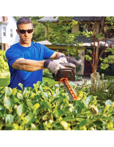 Cortadora de Setos Inalámbrica BLACK+DECKER 40V 24" con Batería