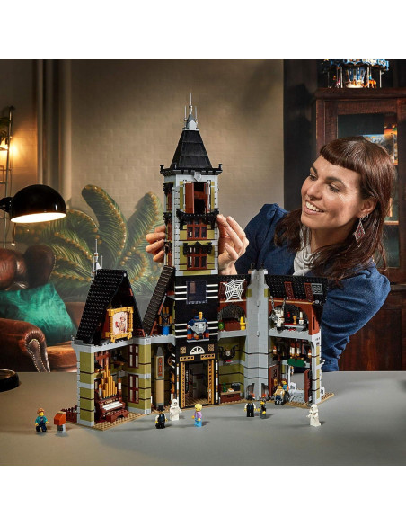 LEGO Casa Embrujada 10273 con 10 Minifiguras y Accesorios