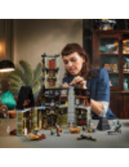 LEGO Casa Embrujada 10273 con 10 Minifiguras y Accesorios