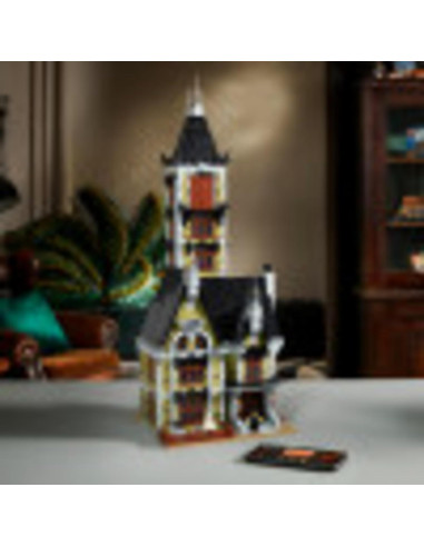 LEGO Casa Embrujada 10273 con 10 Minifiguras y Accesorios