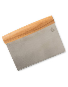 Cortador de Masa Nordic Ware con Mango de Madera de Haya