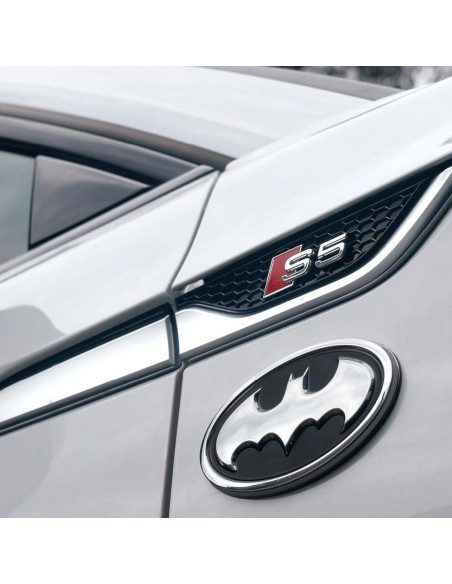 Emblema 3D Batman Fan Emblems Negro y Cromo 9.55x5.74cm