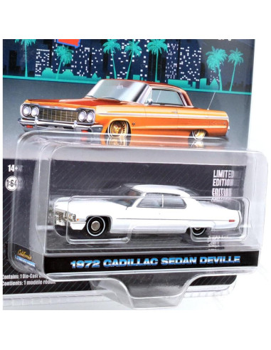 Auto a Escala 1:64 Greenlight 1972 Cadillac Sedan Blanco