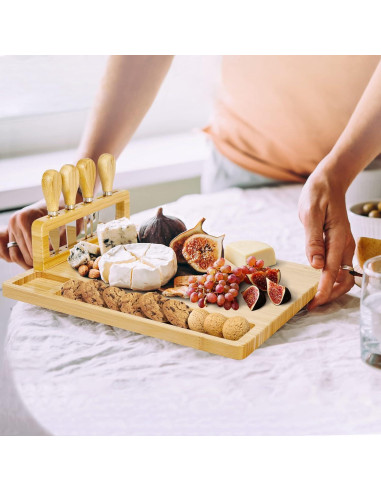Tabla de Queso Secura de Bambú Natural con Cuchillos 35.6x27.9cm