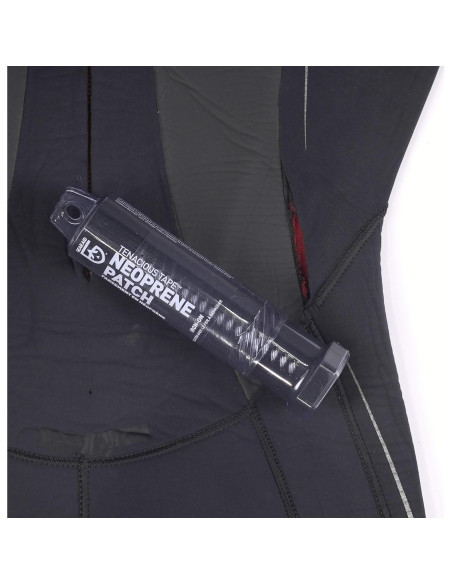 Kit de Reparación de Traje de Neopreno GEAR AID 15x25 cm