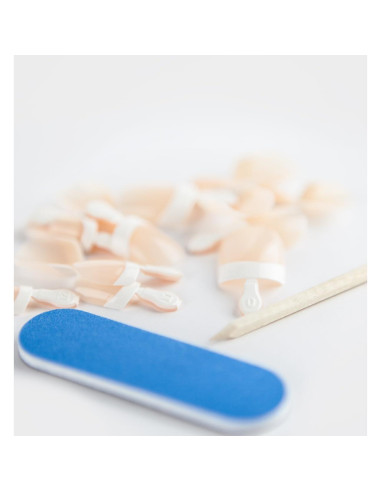 Kiss Uñas Postizas Francesas Chip-Free, Modelo Endless, 28 Uñas