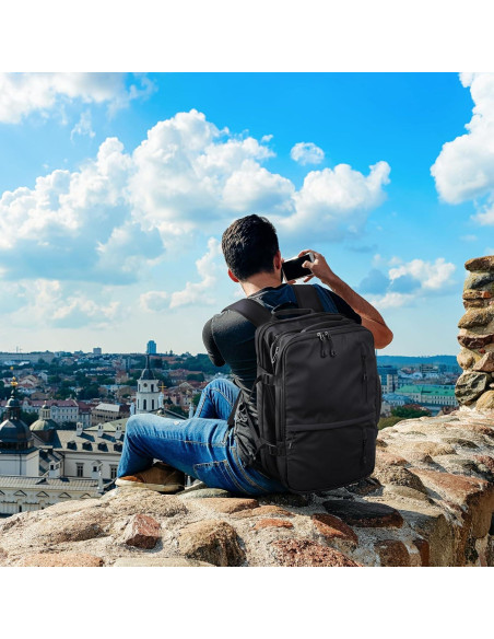 Mochila de viaje expandible 40L con puerto USB y compartimento para laptop 17"