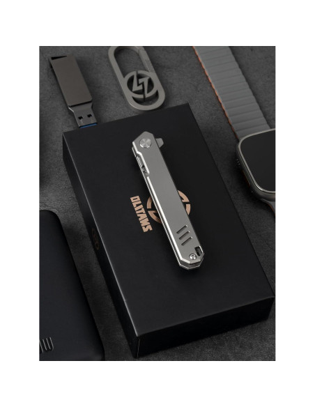 Cuchillo Plegable Olitans T029, Titanio y Acero Inoxidable 7.62cm
