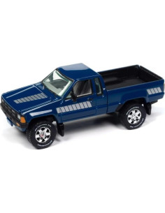 Set 1:64 Johnny Lightning Toyota SR5 1985 con Bote Azul 2
