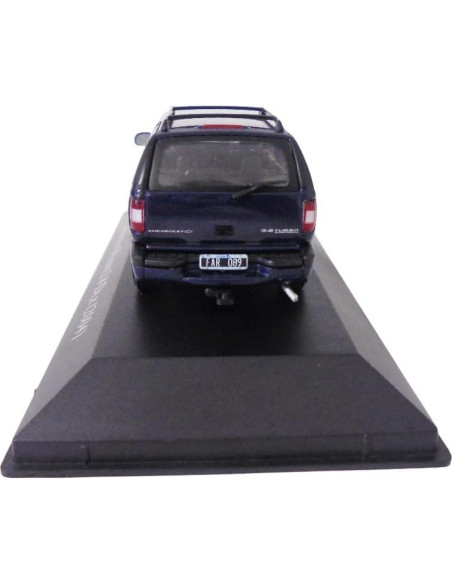 Coche a escala 1/43 OPO 10 Chevrolet Blazer 2004