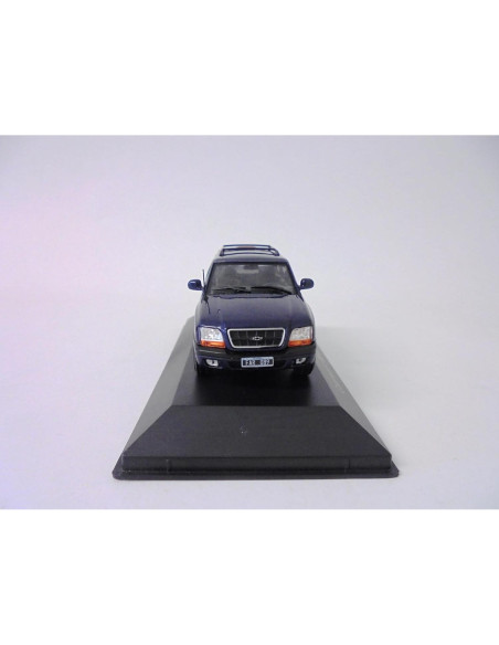 Coche a escala 1/43 OPO 10 Chevrolet Blazer 2004