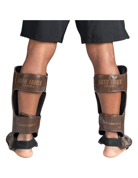 Protectores de Espinillas Sanabul Battle Forged Marrón XL