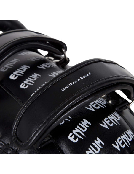 Pad de Patada Ligero Venum Skintex Cuero Negro/Hielo