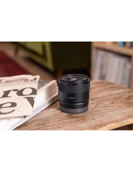 Lente Gran Angular Sony E 11 mm F1.8 APS-C - SEL11F18 Lente Gran Angular Sony E 11 mm F1.8 APS-C - SEL11F18