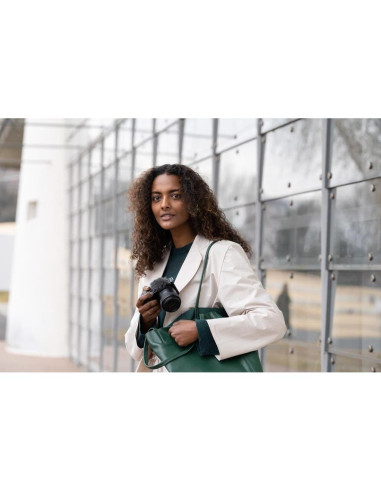 Lente Gran Angular Sony E 11 mm F1.8 APS-C - SEL11F18