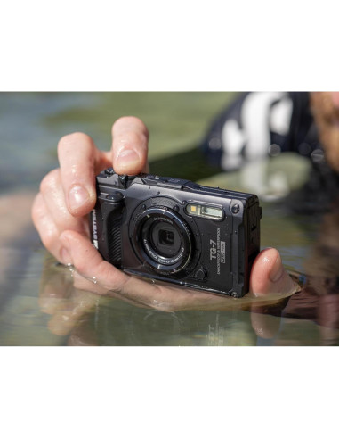 Cámara Submarina OM SYSTEM Tough TG-7 Negra 12MP 4K Impermeable