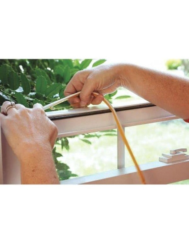 Cinta de sellado de clima autoadhesiva Frost King 5/16" x 1/4" x 5.18 m