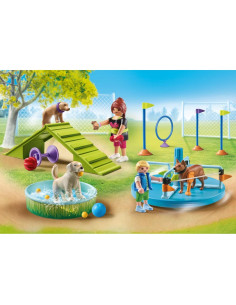 Parque Canino PLAYMOBIL 71745 con piscina y 3 perros 2
