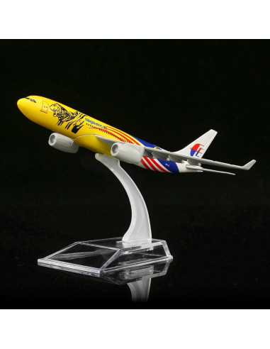 Modelo de avión MH Yellow Tiger 330 15.5 cm de aleación