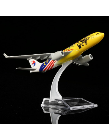 Modelo de avión MH Yellow Tiger 330 15.5 cm de aleación