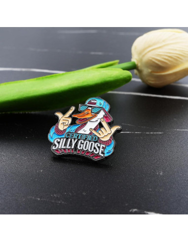 Pin de esmalte ganso tonto certificado SQEYYGI 3x3cm