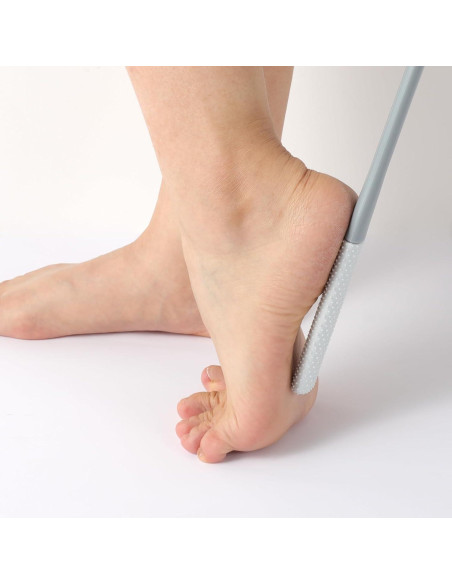 Cepillo Exfoliante para Pies EeYahYong con Mango Largo 39.9 cm