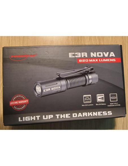 Linterna Compacta Powertac E3R Nova 820 Lúmenes Recargable