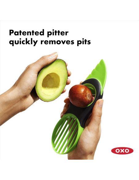 Cortador de Aguacate OXO Good Grips 3 en 1 - Verde y Negro
