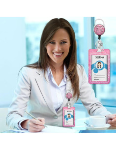 Porta Insignia Retráctil Lebrocoli con Clip y Diseño Positivo 2