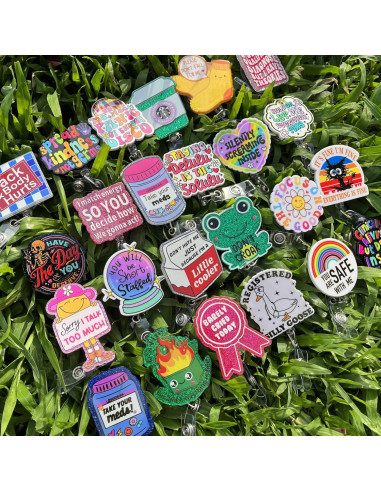 24 Porta Insignias Divertidos Hotlea para Enfermeras y Médicos