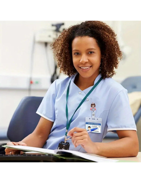 Carrete de Insignia de Enfermera Corazón Genérico 4.5 cm