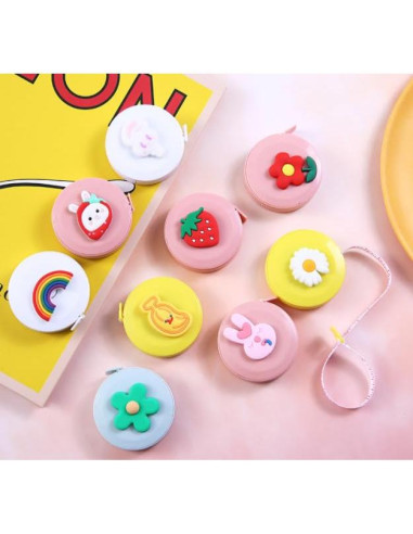 Cinta Métrica Retráctil Daisy 152.4 cm para Costura y Manualidades