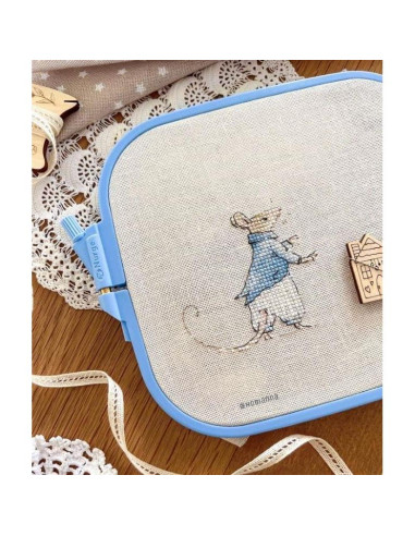 Aro de Bordado Cuadrado Grande Nurge Azul 25x28cm