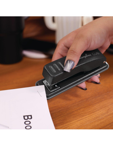 Grapadora Compacta Swingline Cub Metal Negro 20 Hojas