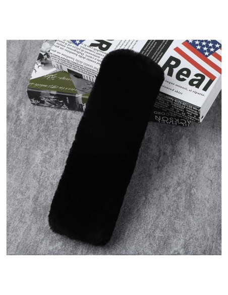 Cubierta de cinturón de seguridad OGLAND de piel de oveja negra