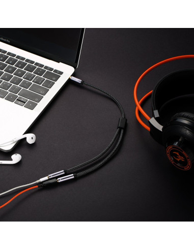 Divisor de Audio Estéreo 3.5mm DuKabel - 1 a 2 Conectores