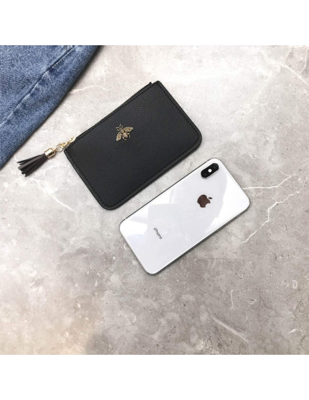 Monedero de cuero sintético AnnabelZ con llavero y borlas - Negro