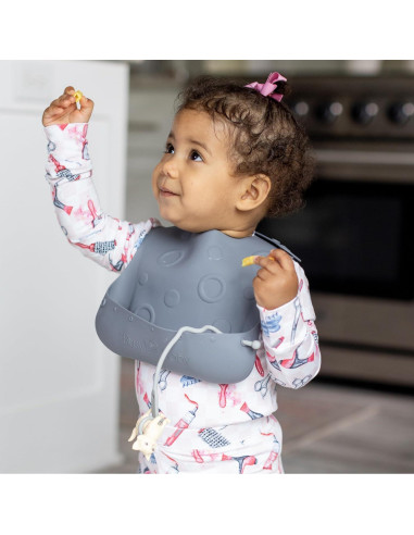 Babero de Silicona Ajustable Busy Baby Bungee con Utensilios