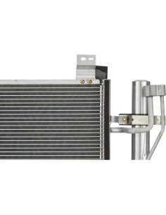 Condensador de A/C Toyota Yaris 30002 Refrigeración Automotriz 2