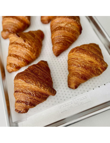 Bandeja para Hornear Perforada Nordic Ware 45.7x32.8 cm Aluminio