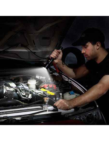 Linterna Táctica EverBrite 900 Lúmenes Zoomable 3 Modos