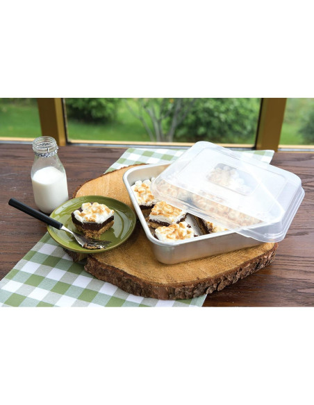 Bandeja Cuadrada para Pastel Nordic Ware con Tapa 25.1 cm