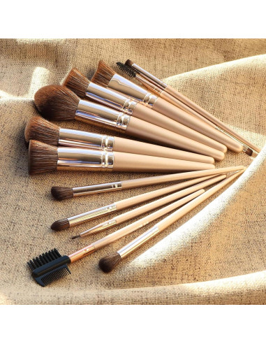 Juego de Brochas de Maquillaje BEAKEY Veganas Suaves 19x9x4.7cm