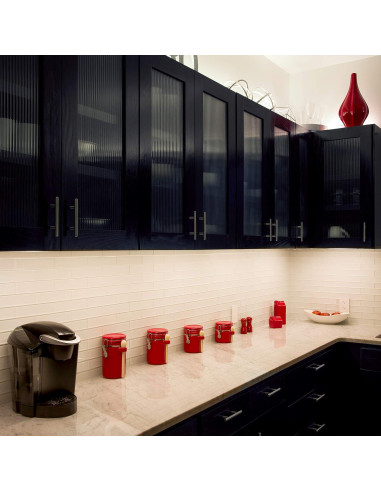 Luz LED Bajo Gabinete UltraPro 30.48 cm Enchufable 375 Lúmenes