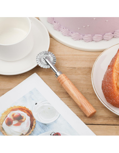 Rueda Cortadora de Masa PEUTIER 16cm con Mango de Madera